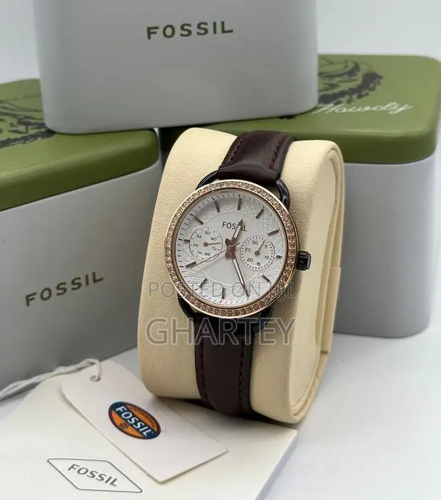 Ladies Analog Chronograph Leather Strap Watch · Photo 1