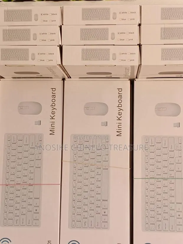 Mini Wireless Keyboard With Mouse · Photo 1