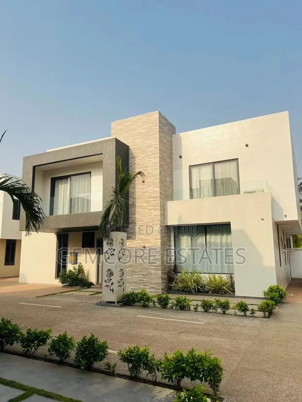 4bdrm House in School Junction, Ashaley Botwe for sale · Photo 1