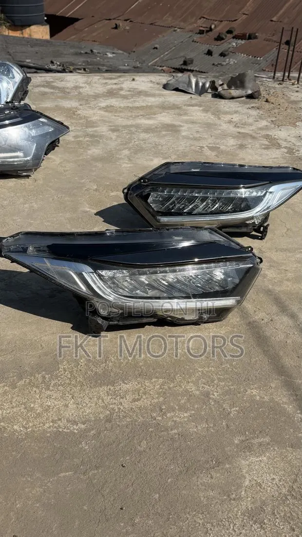 Honda HR-V Touring Headlight 2018, · Photo 1