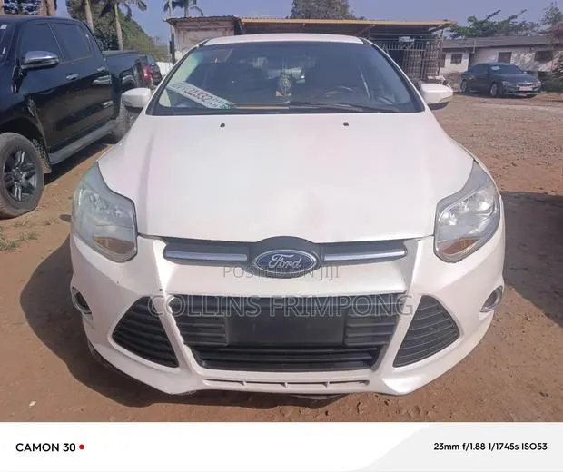 Ford Focus Titanium 5-Door 2013 White · Photo 1