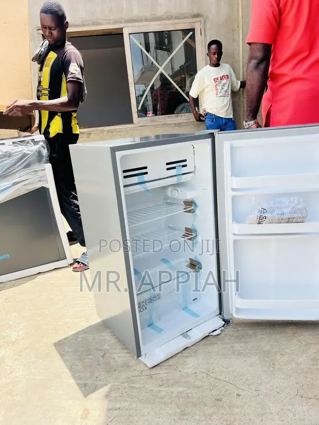 Adorable Midea Single Door Table Top Fridge(93liter) · Photo 1