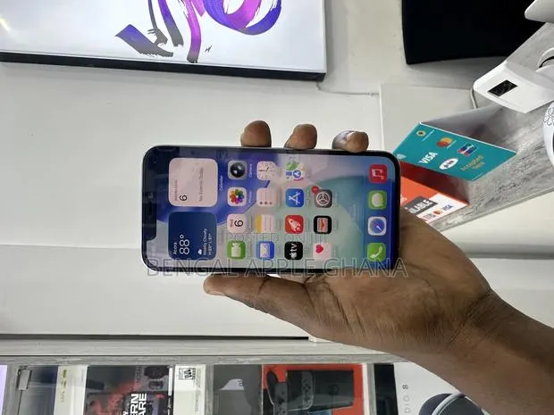 Apple iPhone 12 Pro 128 GB Silver · Photo 1