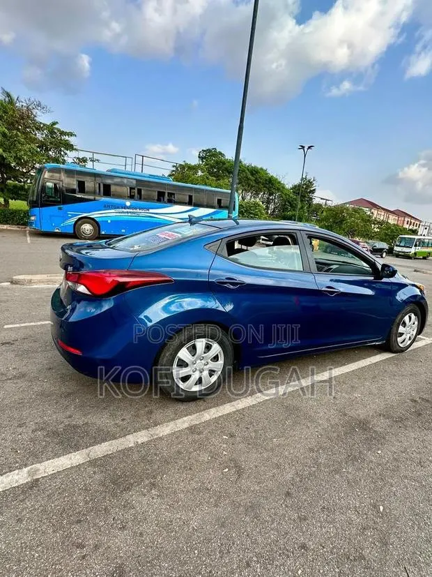 Hyundai Elantra SE Sedan FWD (1.8L 4cyl 6A) 2016 Blue · Photo 1