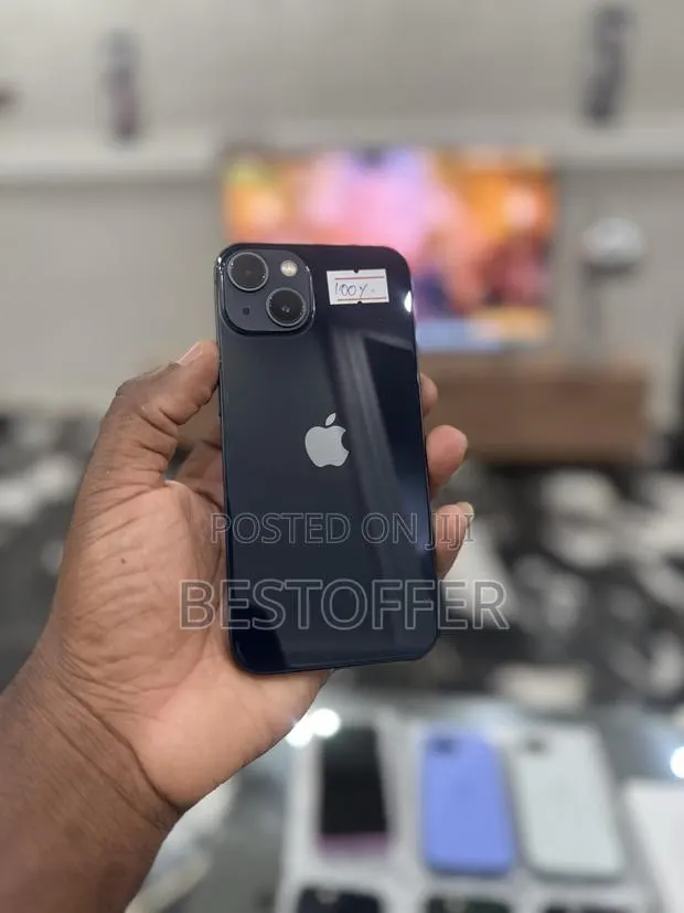 New Apple iPhone 13 128 GB Blue · Photo 1