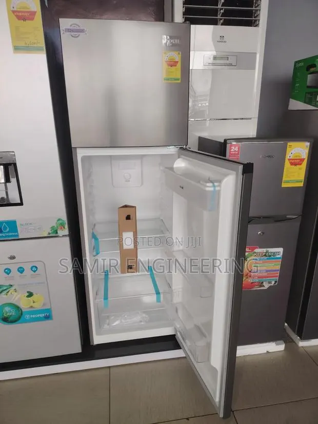 The Roch RFR-310dtw-B Smart Fridge · Photo 1