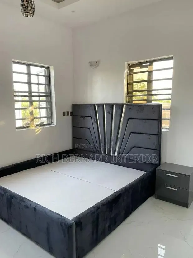 Double Bed Frame · Photo 1