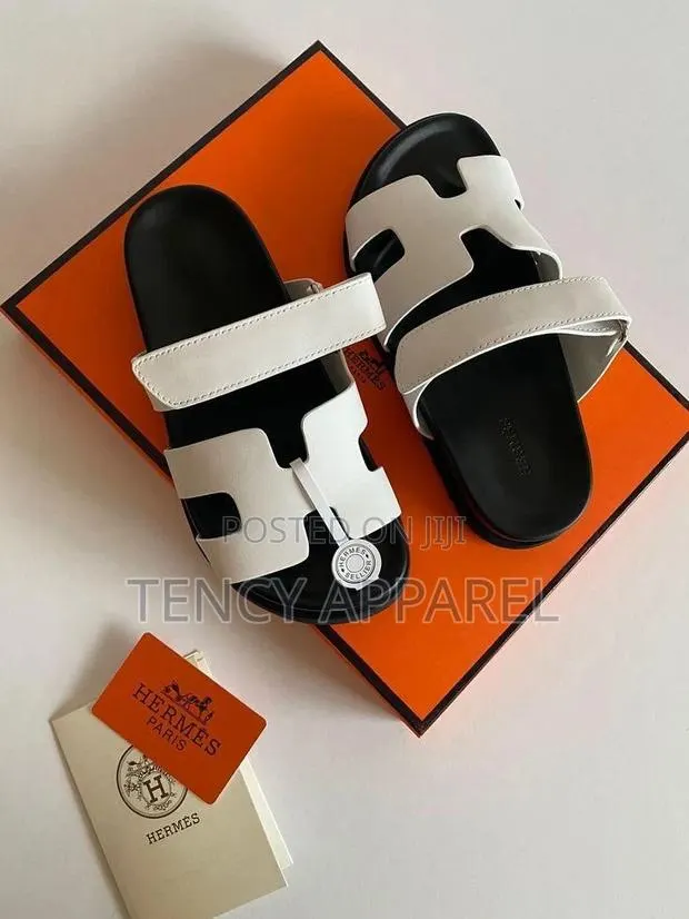 Hermes Slipped · Photo 1