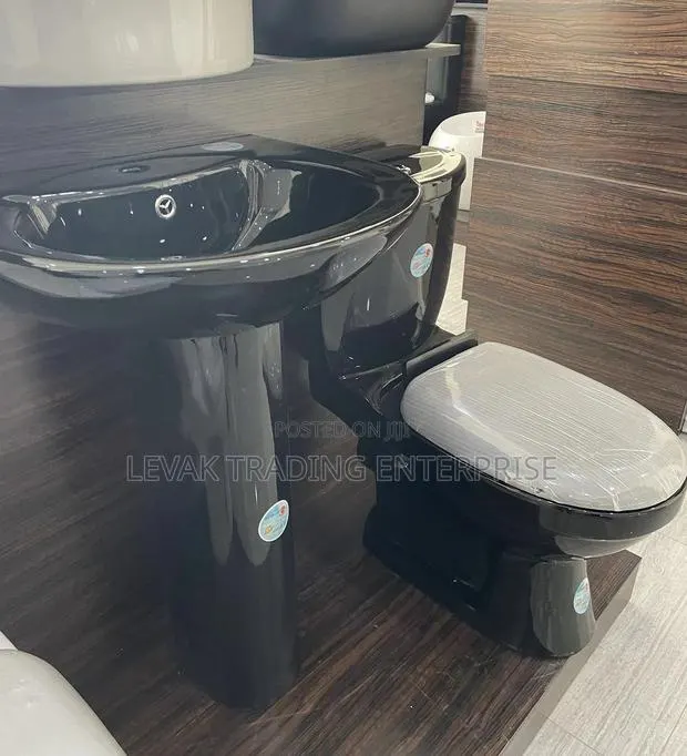 Polish Black Water Closet, Black Watercloset · Photo 1