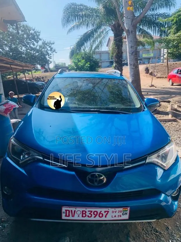 Toyota RAV4 2018 Blue · Photo 1