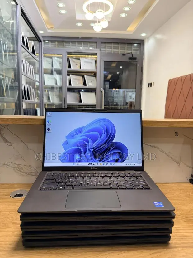 Laptop Dell Latitude 7420 16GB Intel Core i5 SSD 256GB · Photo 1