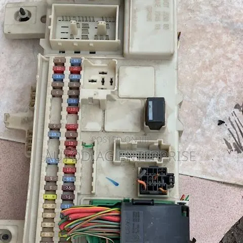 Volvo Central Electronic Module (CEM) · Photo 1