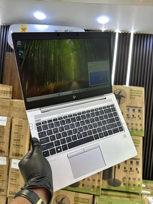 Laptop HP EliteBook 745 G6 8GB AMD Ryzen 7 SSD 256GB · Photo 1