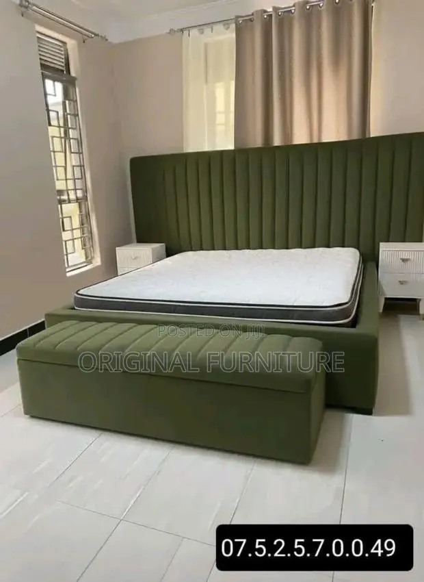 King Size Bed Frame Side Drawas Mattress and Ottoman · Photo 1