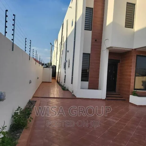 4bdrm Duplex in Wisa Groups, Accra Metropolitan for sale · Photo 1