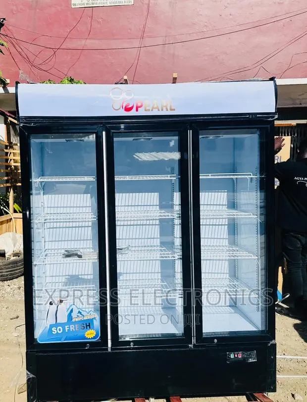 Fridge Display Pearl Three Doors PVC-150 950L · Photo 1
