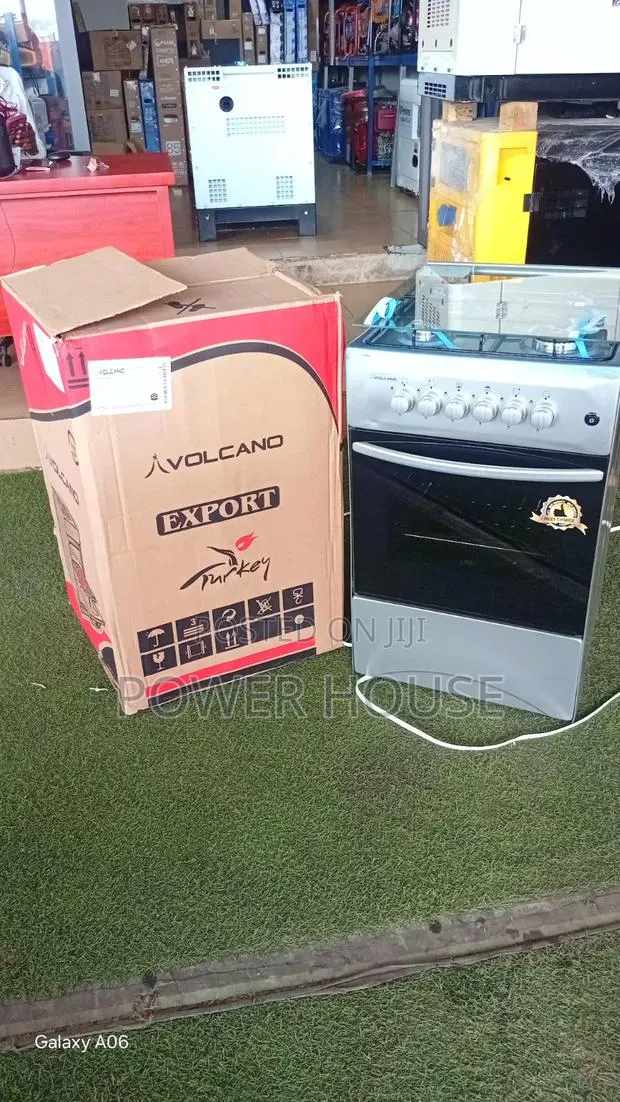 Heavy-Duty Volcano Cooker – 3 Gas Burners + 1 Electric Plate · Photo 1