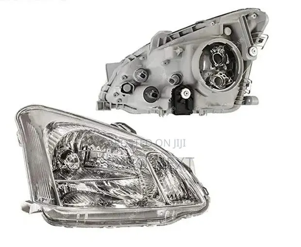 Toyota Premio 2005-2007 Headlight · Photo 1