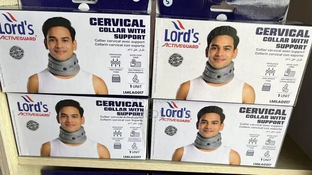 Cervical Collar With Support · Photo 1