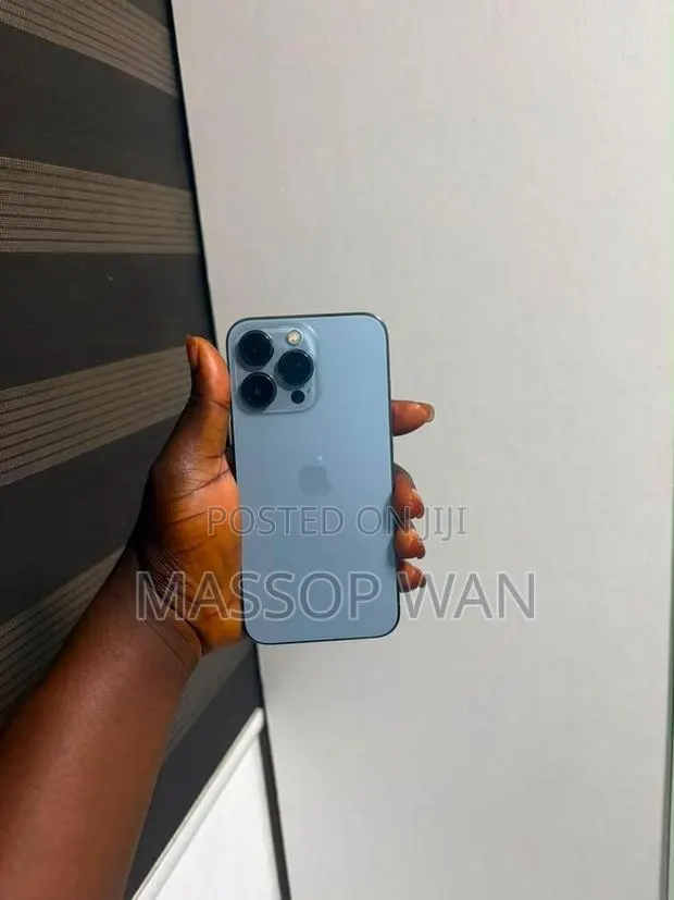 Apple iPhone 13 Pro 256 GB Blue · Photo 1