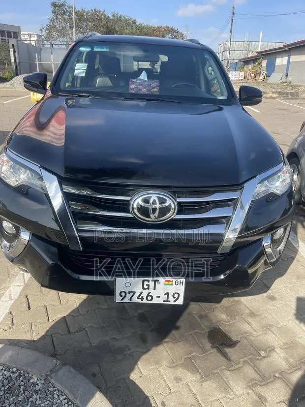 Toyota Fortuner 2.7 AWD 2019 Black · Photo 1