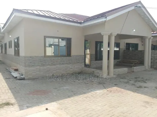 3bdrm House in Dki Properties, Valley View Area for rent · Photo 1