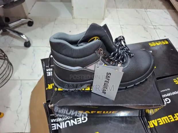 Safewear/Safetoe Safety Boot · Photo 1