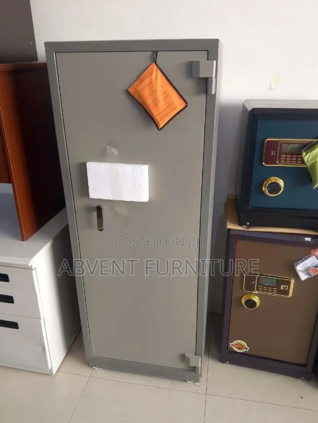 Heavy Duty Fireproof Money Safe · Photo 1