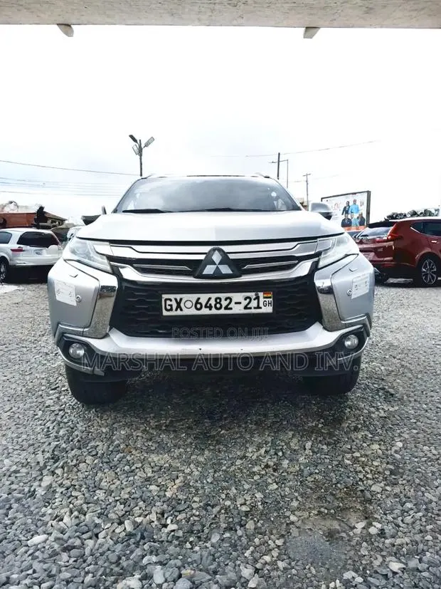 Mitsubishi Montero 3.0 5dr AWD 2021 Silver · Photo 1
