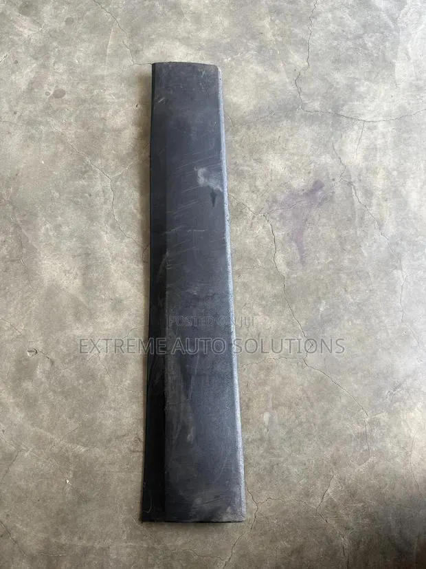 Acura RDX 2020 to 2023 Right Side Back Door Moulding · Photo 1