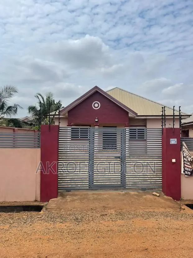 3bdrm House in Adom City Estate, Tema Metropolitan for rent · Photo 1