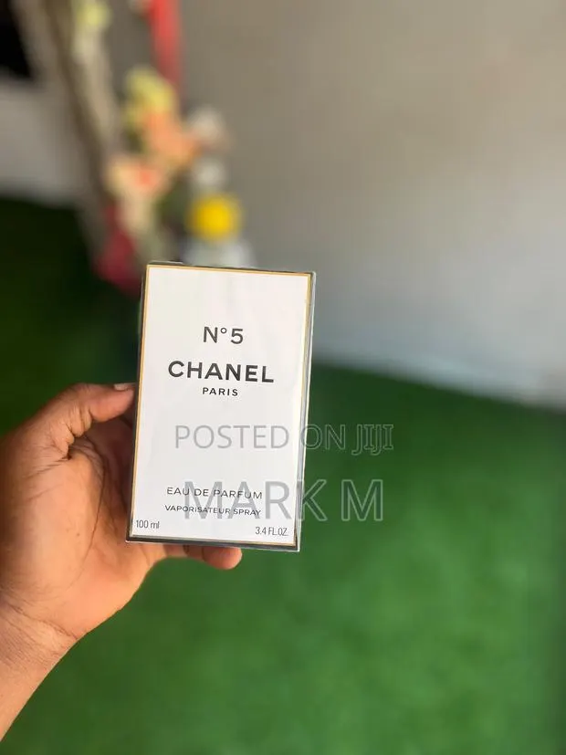 Chanel No 5 · Photo 1