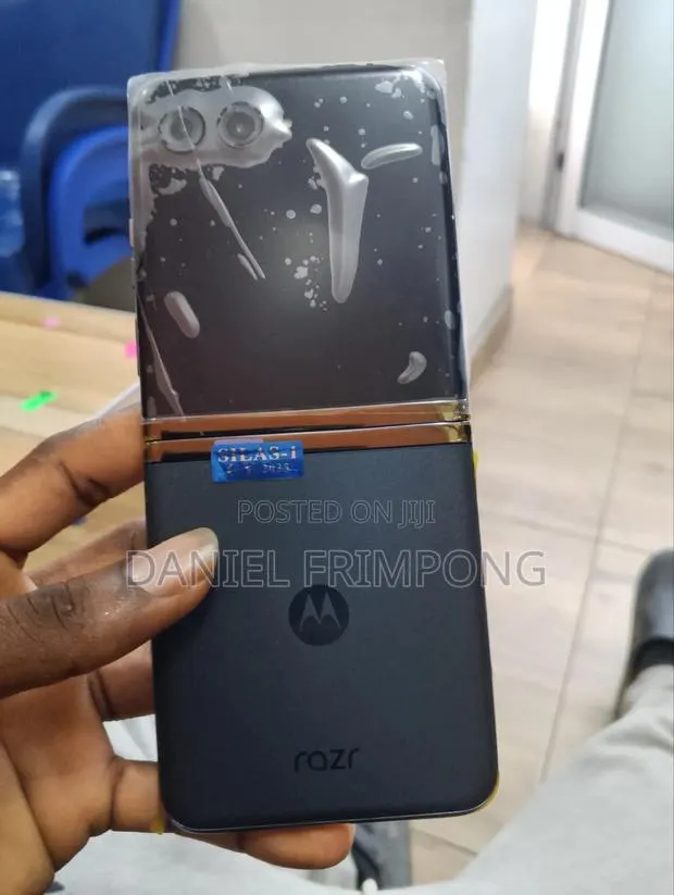 New Motorola Razr 40 Ultra 256 GB Black · Photo 1