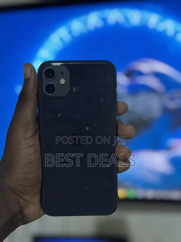 Apple iPhone 11 64 GB Black · Photo 1