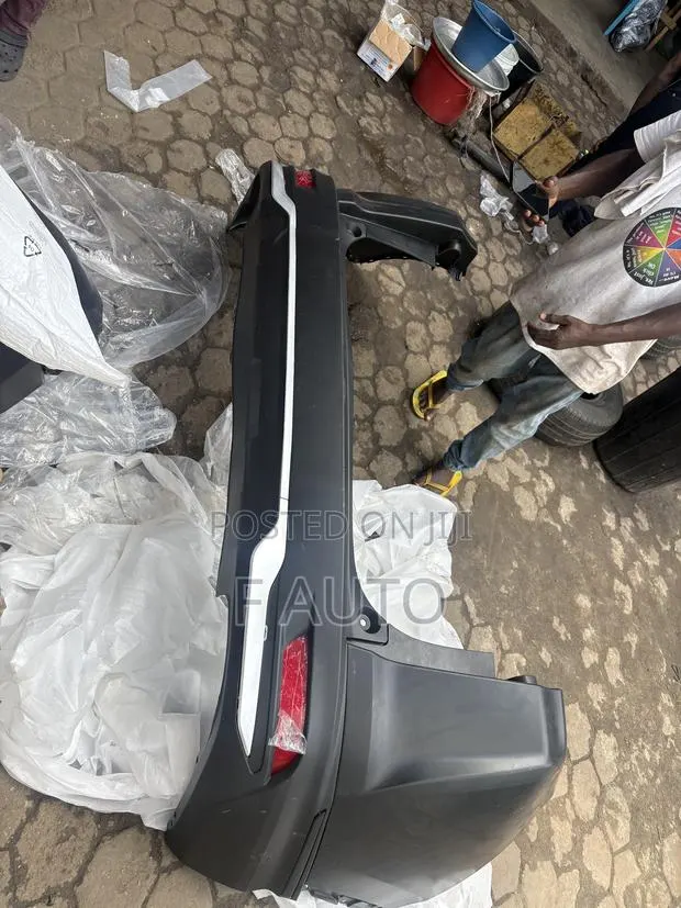 Honda CRV 2019,2020,2021,2022 Back Bumper Complete · Photo 1
