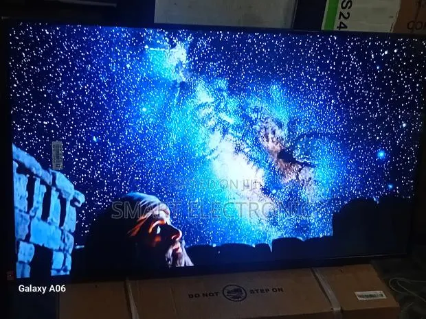 Samsung 43” Ultra Hd Television With Built-in Streaming Apps · Photo 1