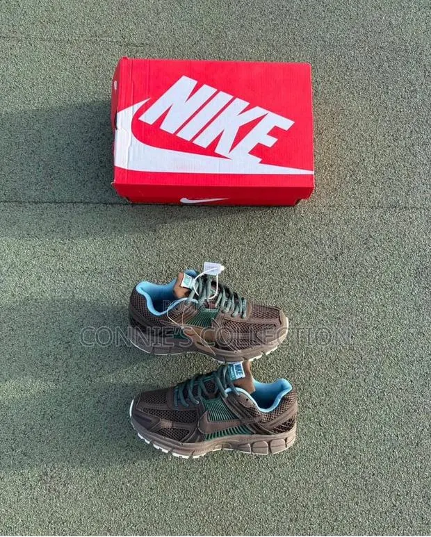 Nike Zoom Vomero 5 Sneaker · Photo 1