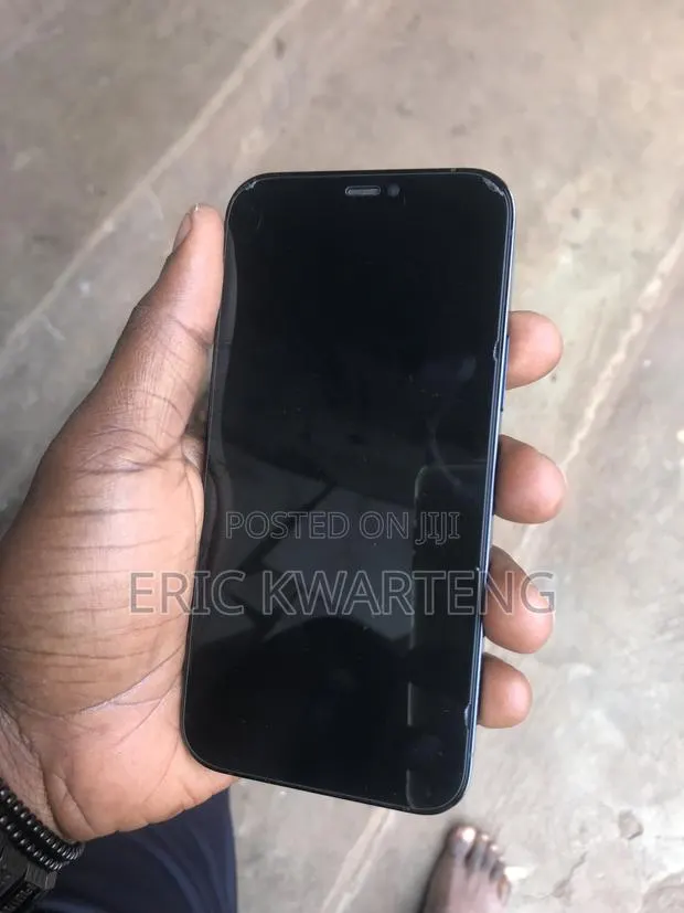 Apple iPhone 12 Pro 128 GB Blue · Photo 1