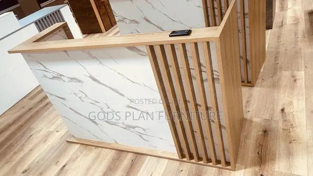 Front Desk (Dk-8096) · Photo 1