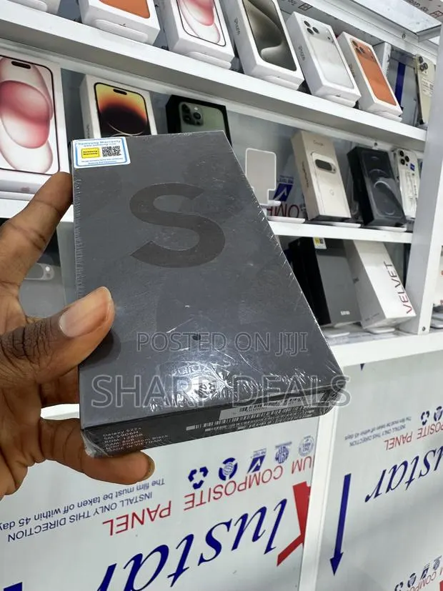 New Samsung Galaxy S22+ 5G 256 GB Black · Photo 1