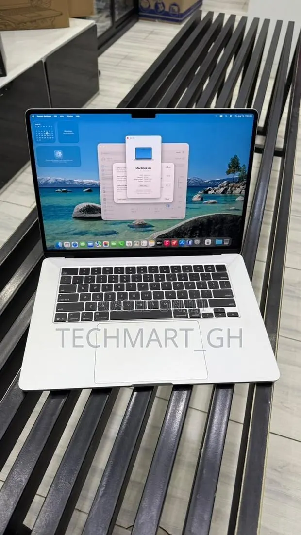 Laptop Apple MacBook Pro 2022 M2 8GB Apple M2 SSD 256GB · Photo 1