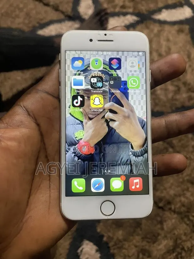 Apple iPhone 7 32 GB Gold · Photo 1