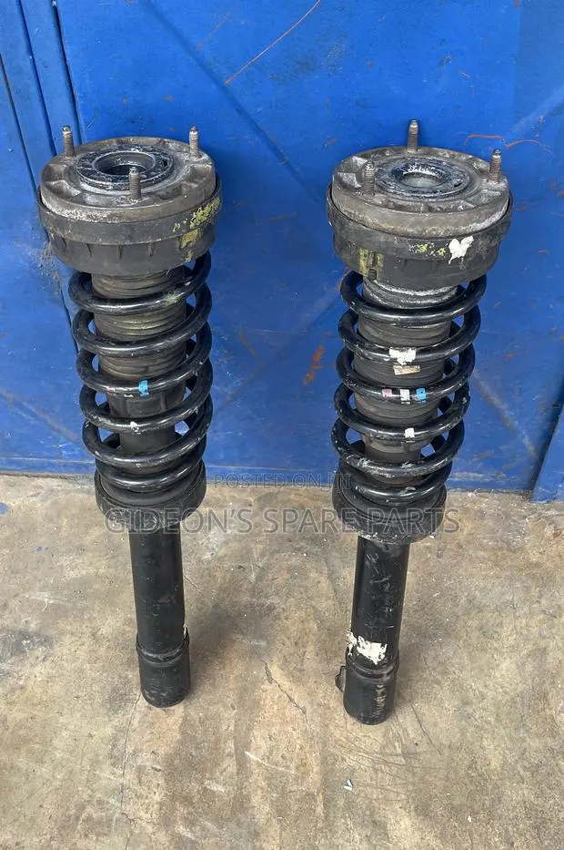 Range Rover Velar Front Shocks Absorbers · Photo 1