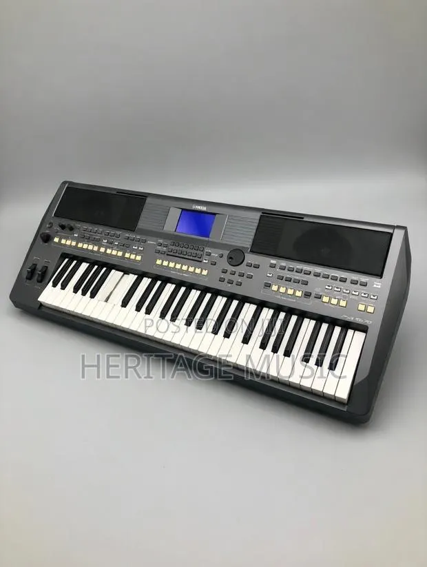 Yamaha PSR S670