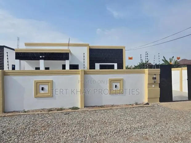 3bdrm House in Adade, New Market for sale · Photo 1