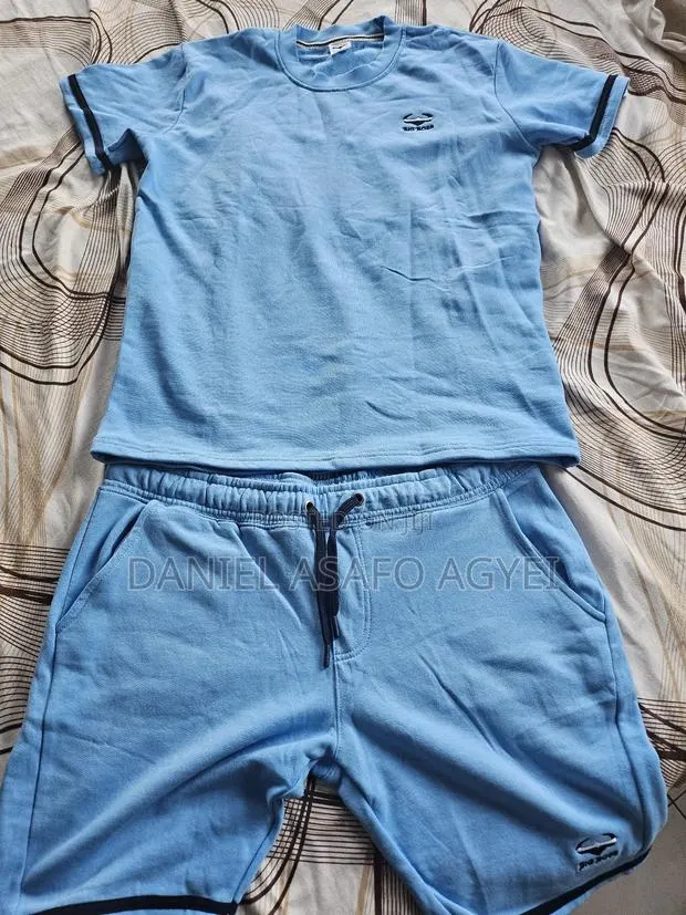 Unisex Top and Down · Photo 1