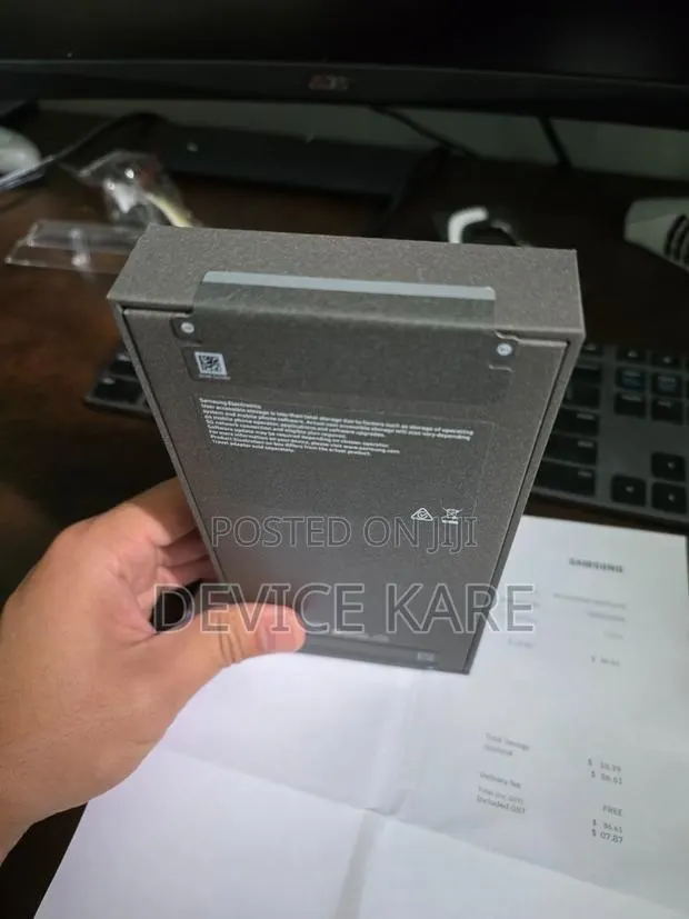New Samsung Galaxy S25 Ultra 1 TB Black · Photo 1