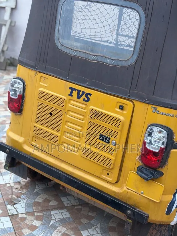 TVS King Deluxe Plus iTouch Start 2023 Yellow · Photo 1