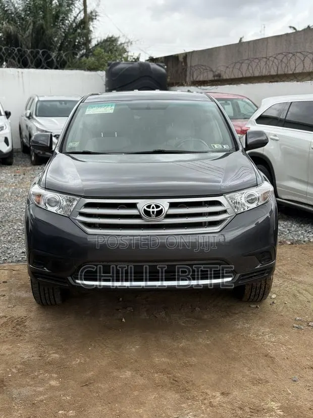 Toyota Highlander 3.5L 4WD 2013 Gray · Photo 1