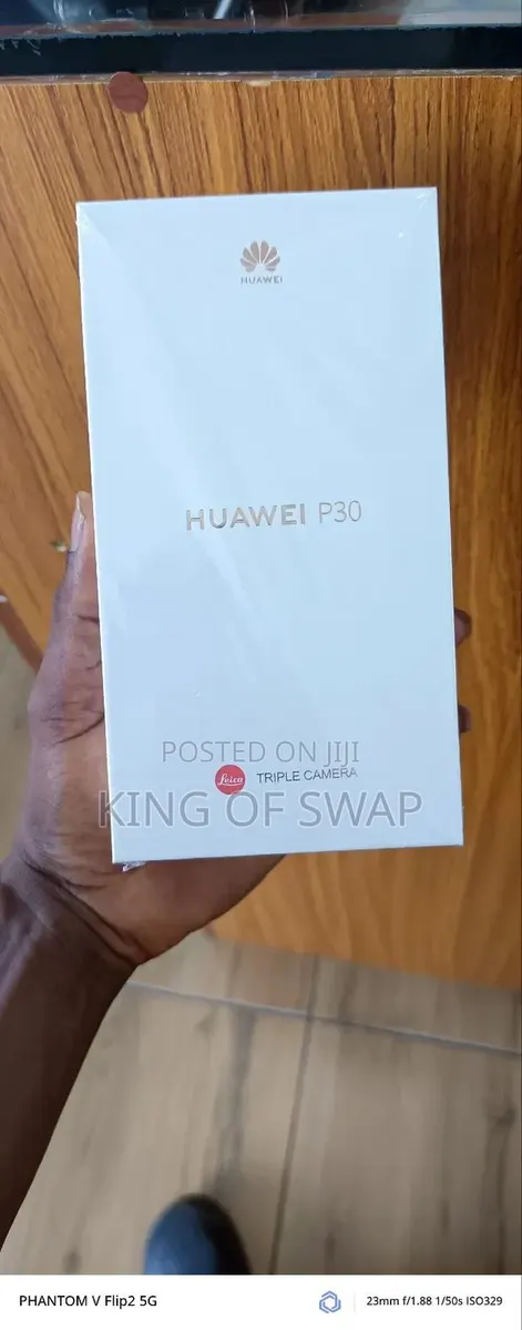 New Huawei P30 128 GB Blue · Photo 1